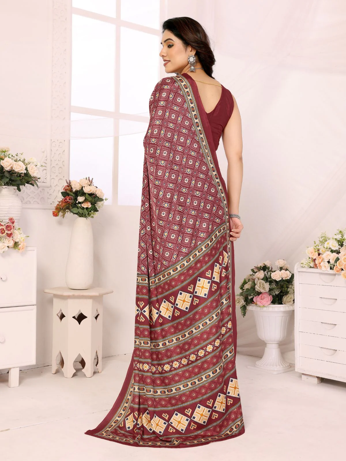 Odette Maroon Georgette Printed Saree For Women - Image 4