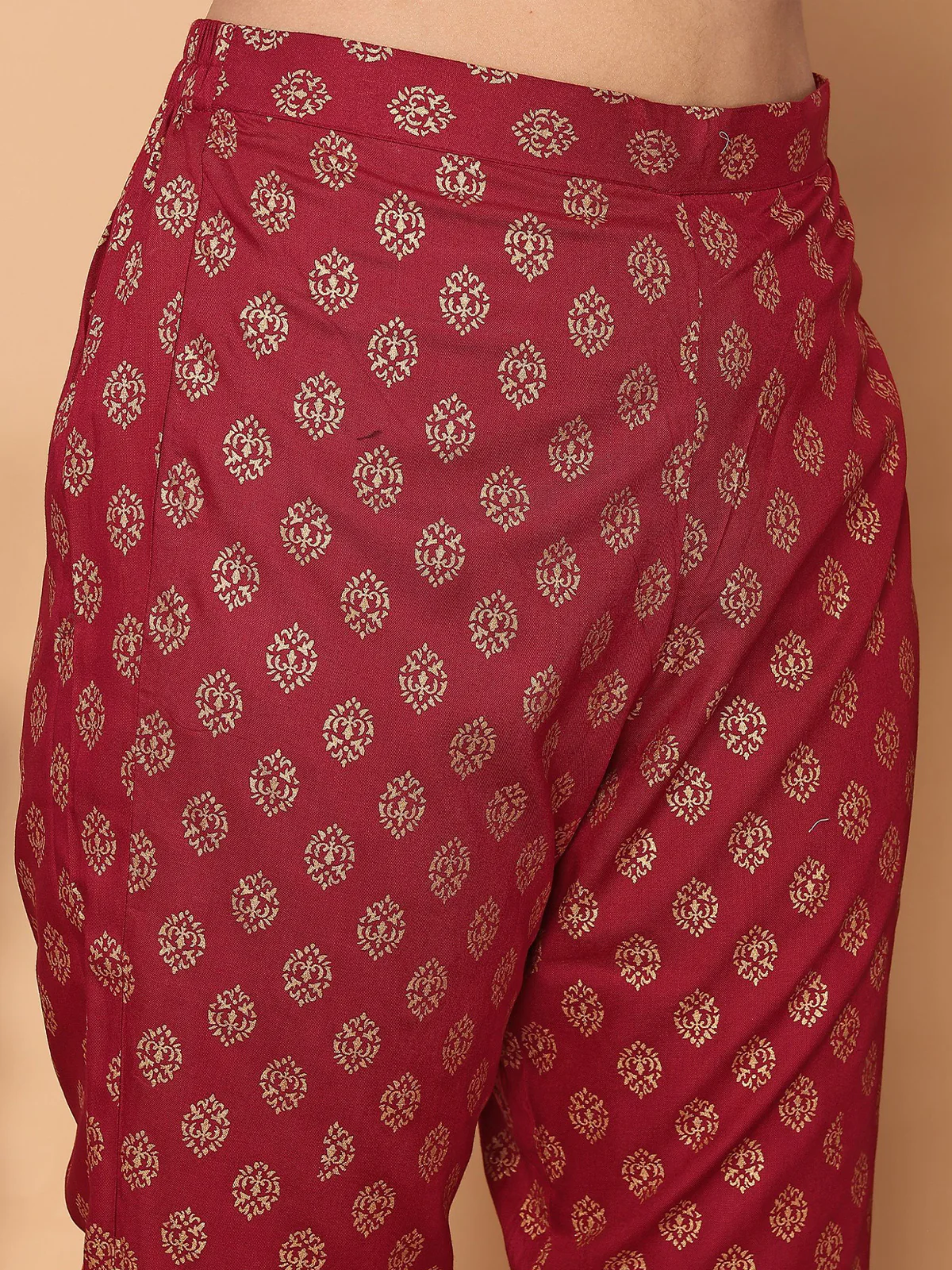 Odette Maroon Rayon Solid A Line Kurta set for Women - Image 6
