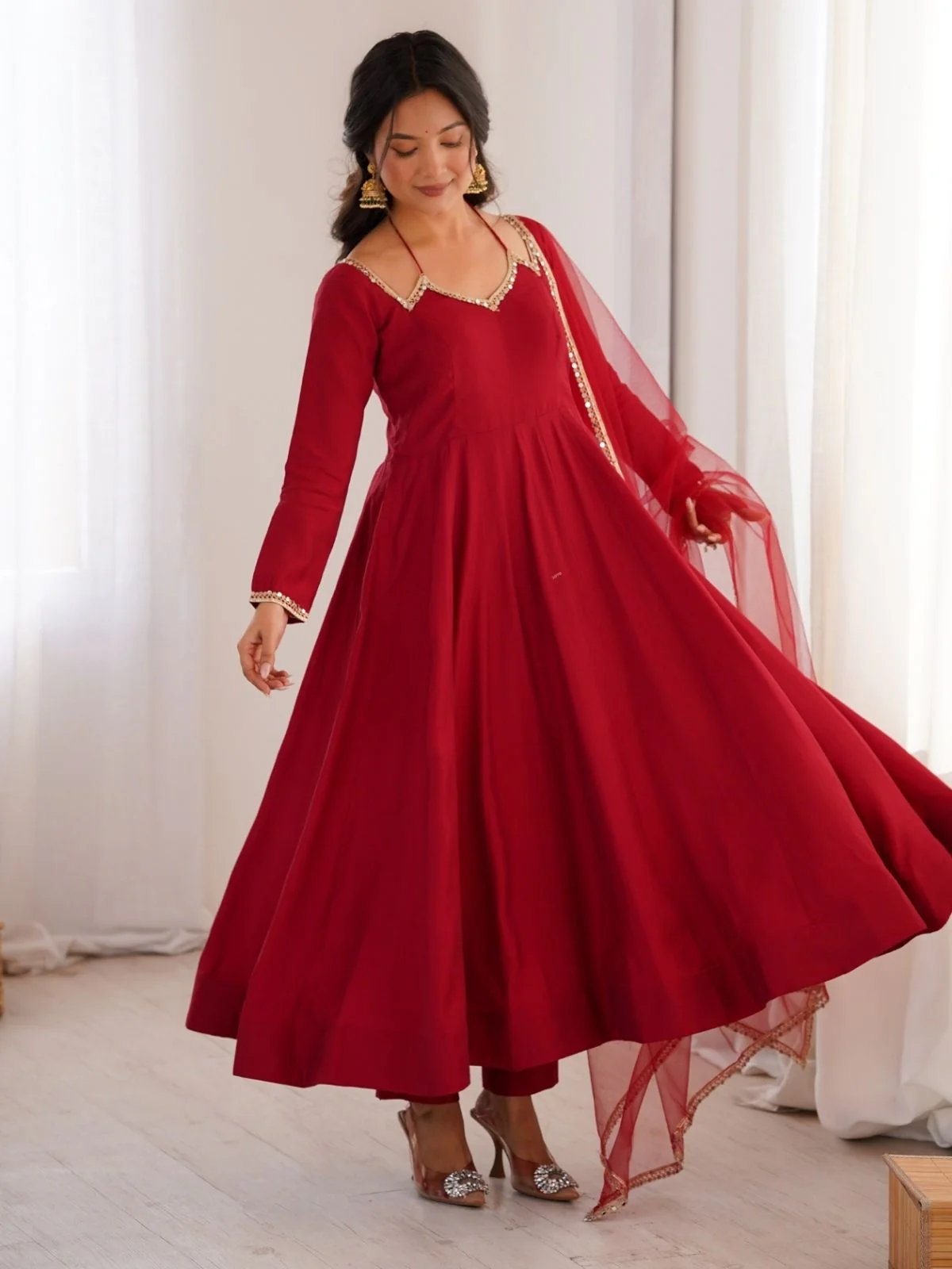 Odette Maroon Silk Blend Embellished Kurta Set For Women - Image 3