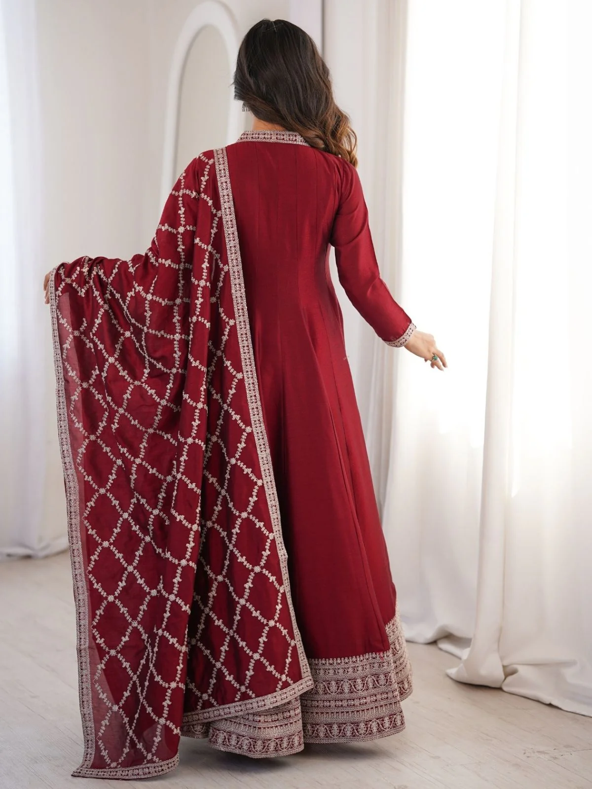 Odette Maroon Silk Blend Embroidered Kurta Set For Women - Image 3