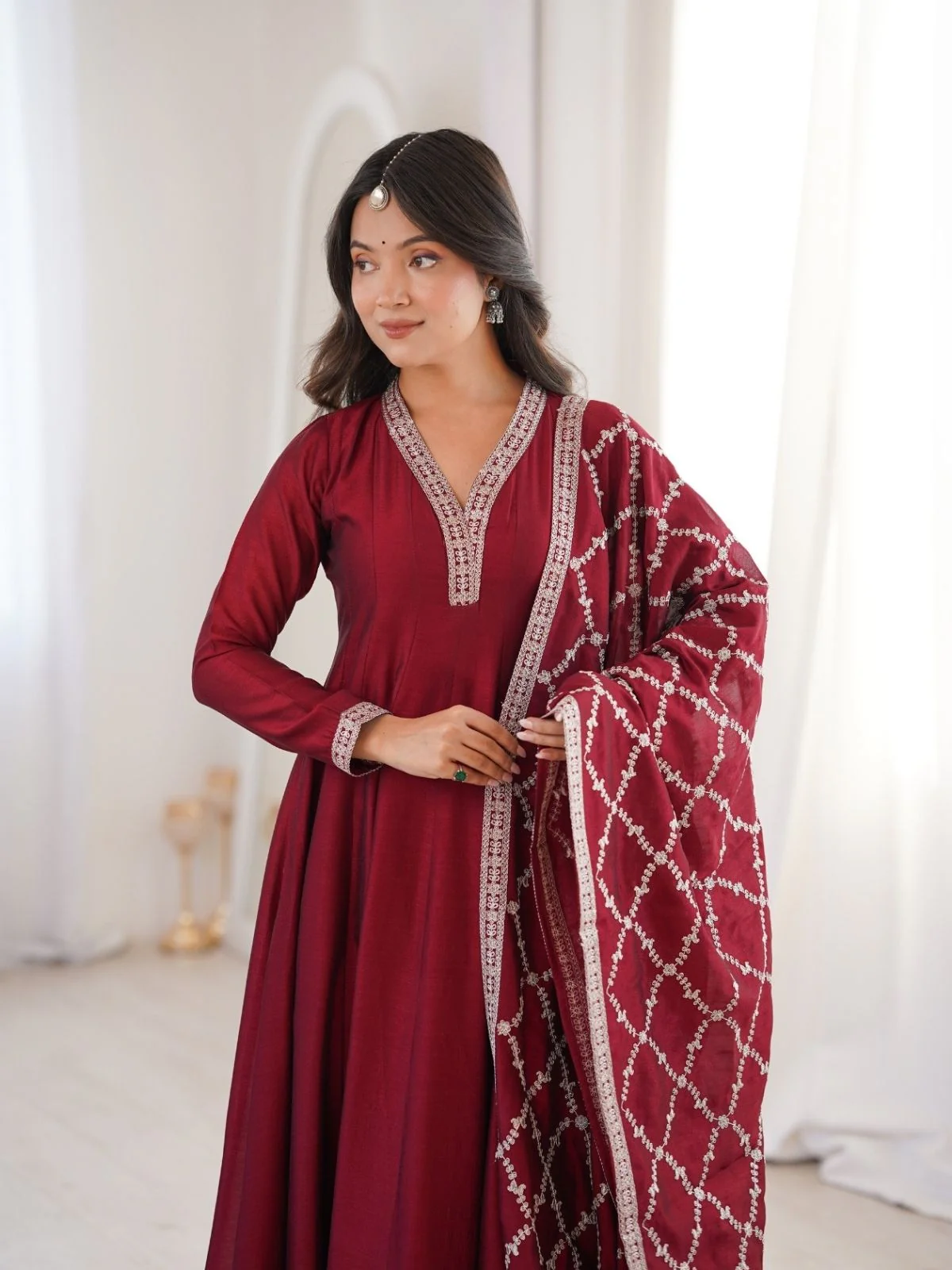 Odette Maroon Silk Blend Embroidered Kurta Set For Women - Image 4