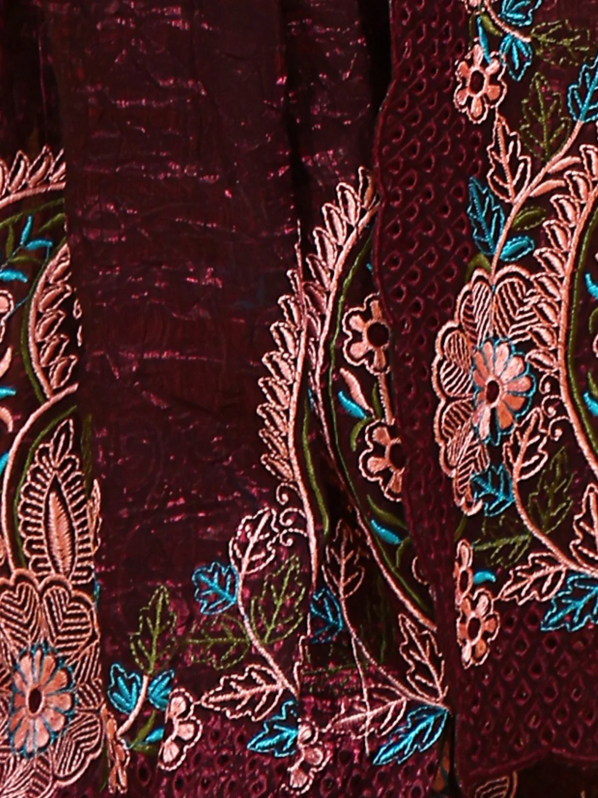 Odette Maroon Silk Blend Embroidered Saree With Unstitched Blouse For Women - Image 5