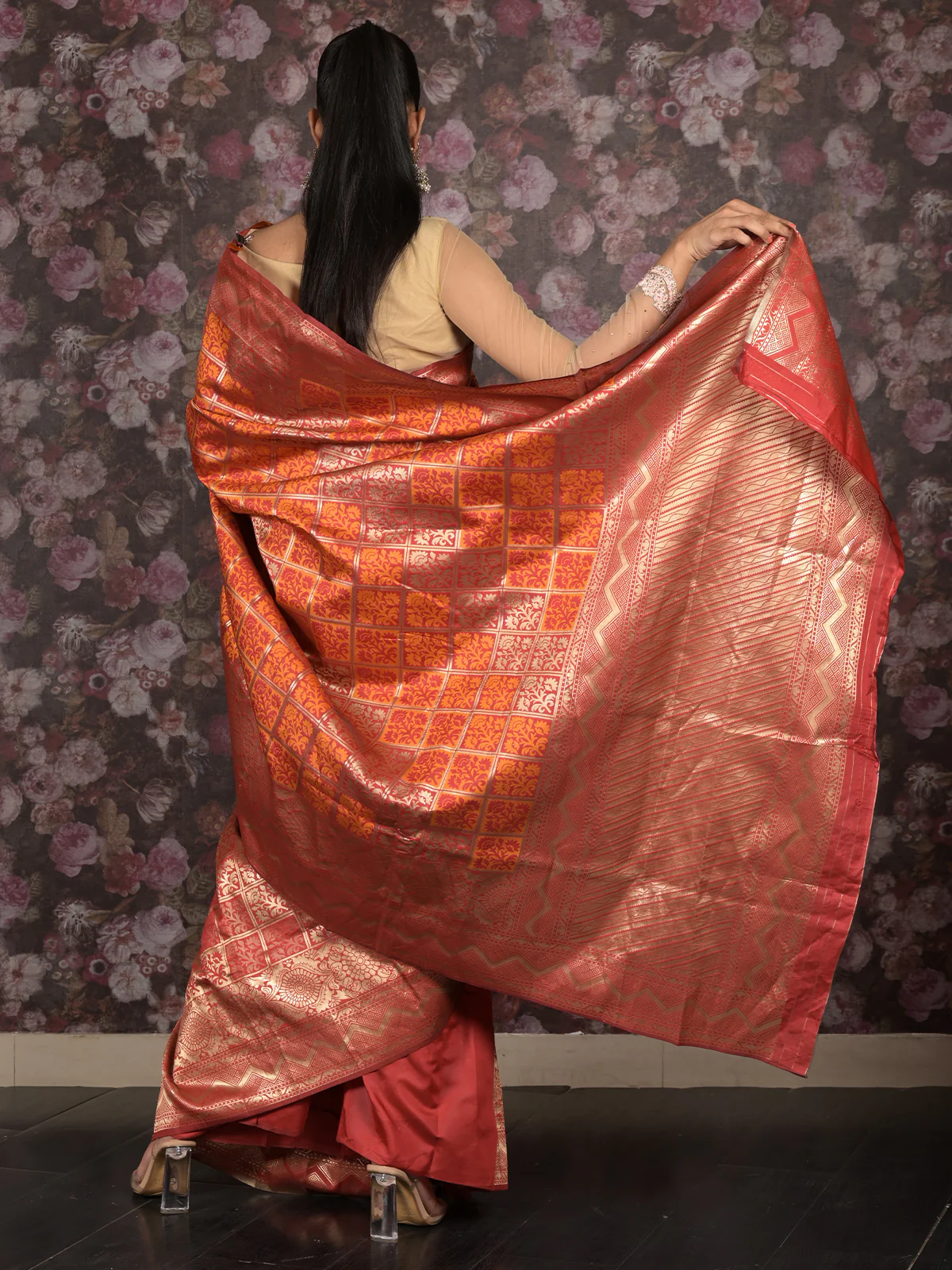 Odette Maroon Silk Blend Woven Saree with Unstitched Blouse for Women - Image 4