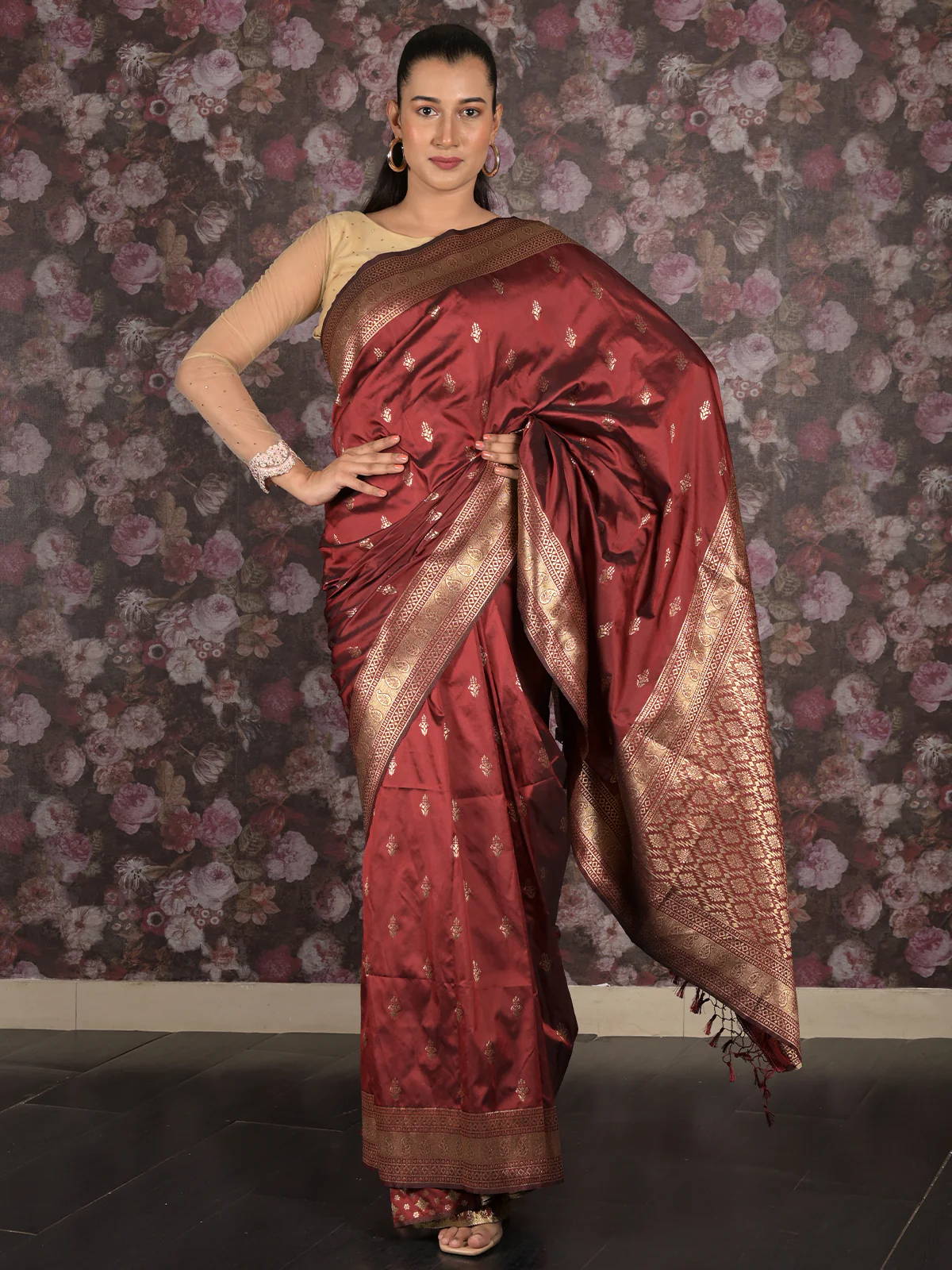 Odette Maroon Silk Blend Woven Saree with Unstitched Blouse for Women - Image 2