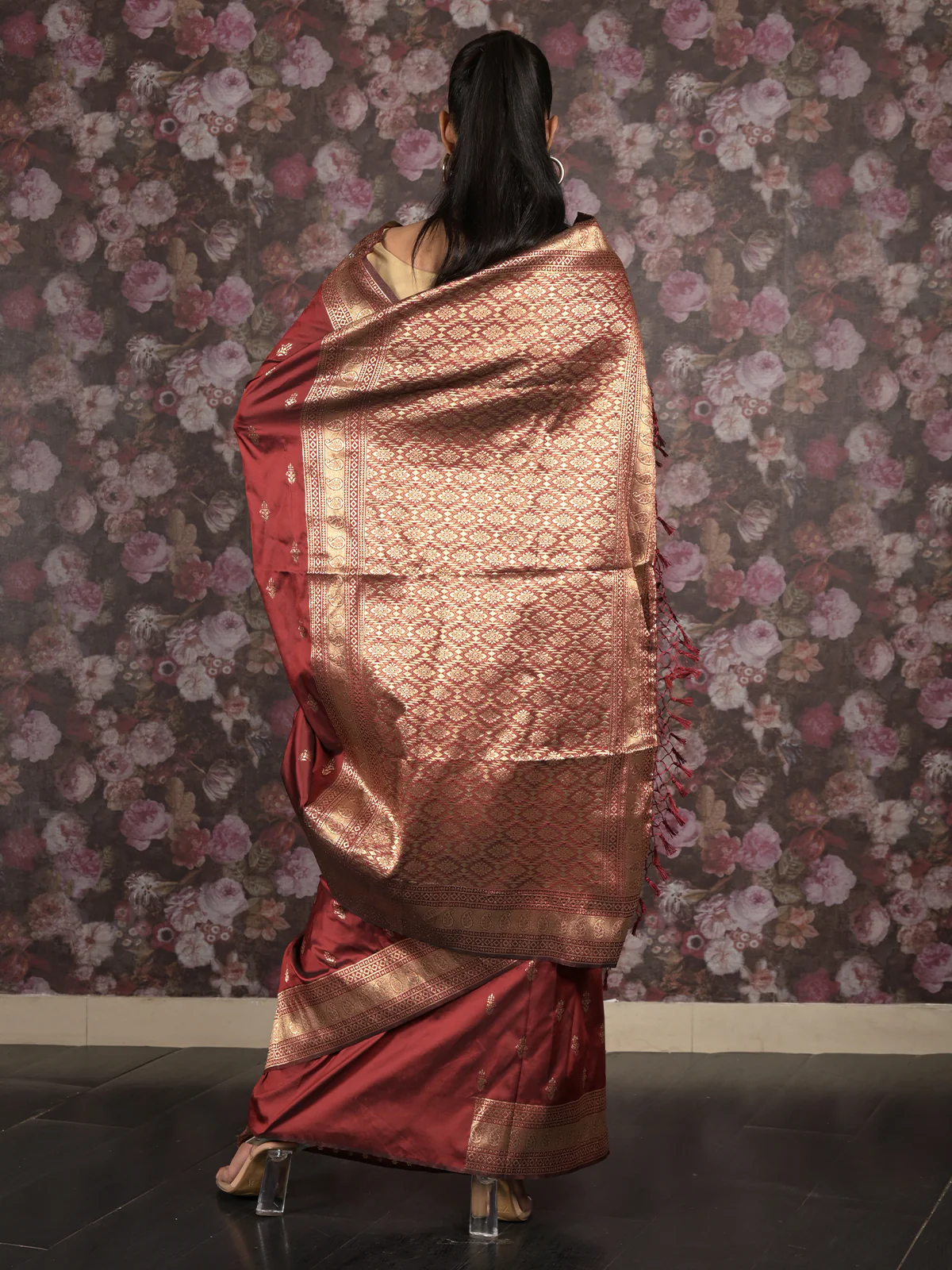 Odette Maroon Silk Blend Woven Saree with Unstitched Blouse for Women - Image 4