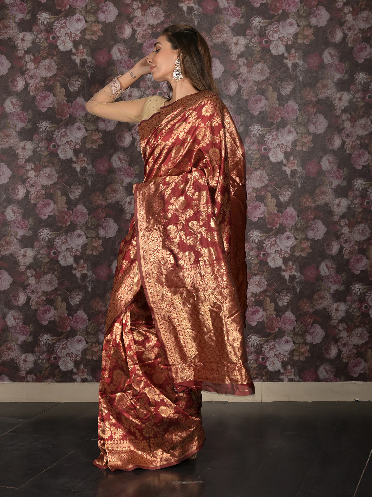 Odette Maroon Silk Blend Woven Saree with Unstitched Blouse for Women - Image 3