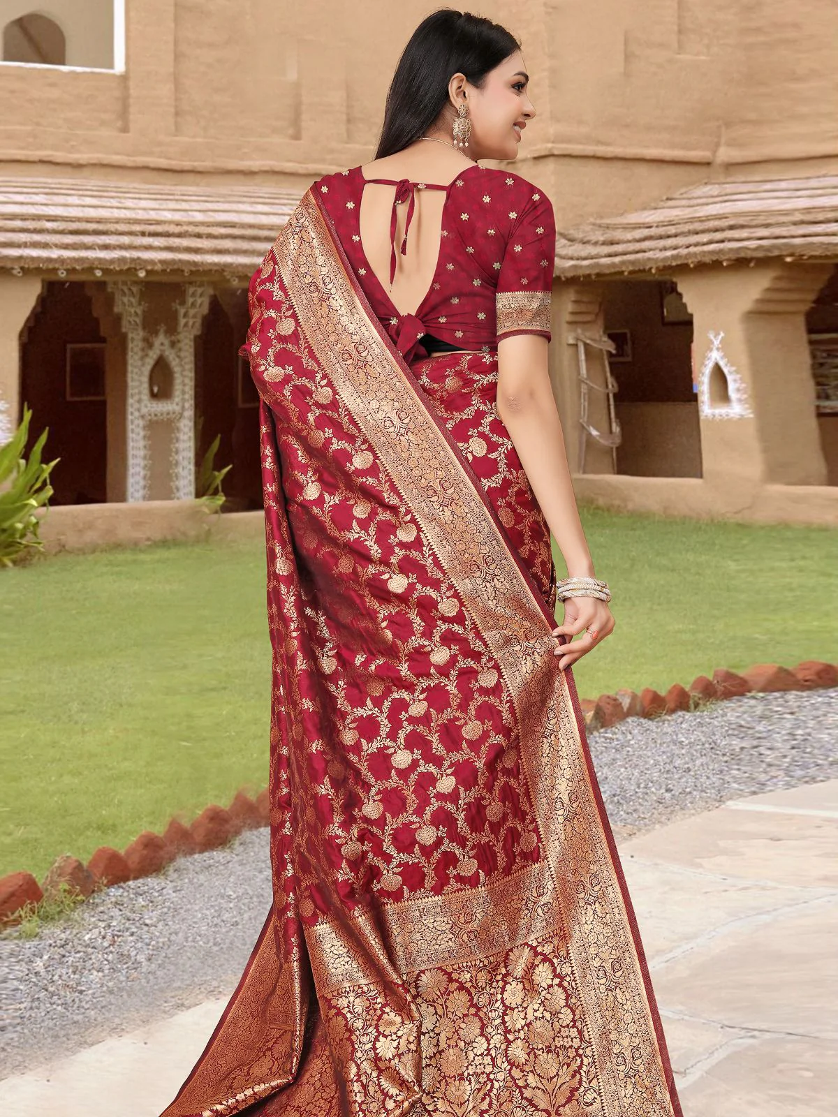 Odette Maroon Woven Banarasi Silk Saree With unstitched Blouse For Women - Image 5
