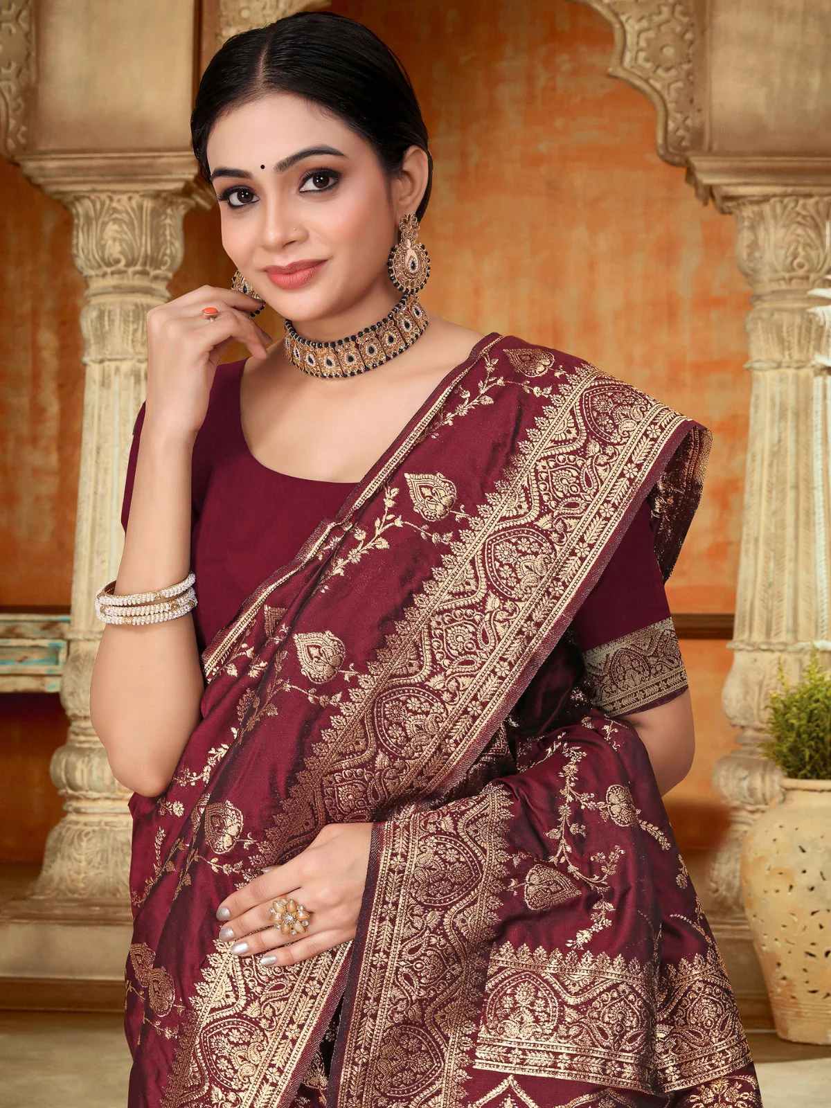 Odette Maroon Woven Banarasi Silk Saree With unstitched Blouse For Women - Image 4
