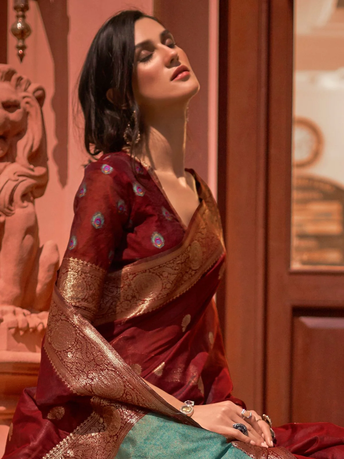 Odette Maroon Woven Design Silk Blend Saree With Unstitched Blouse For Women - Image 3
