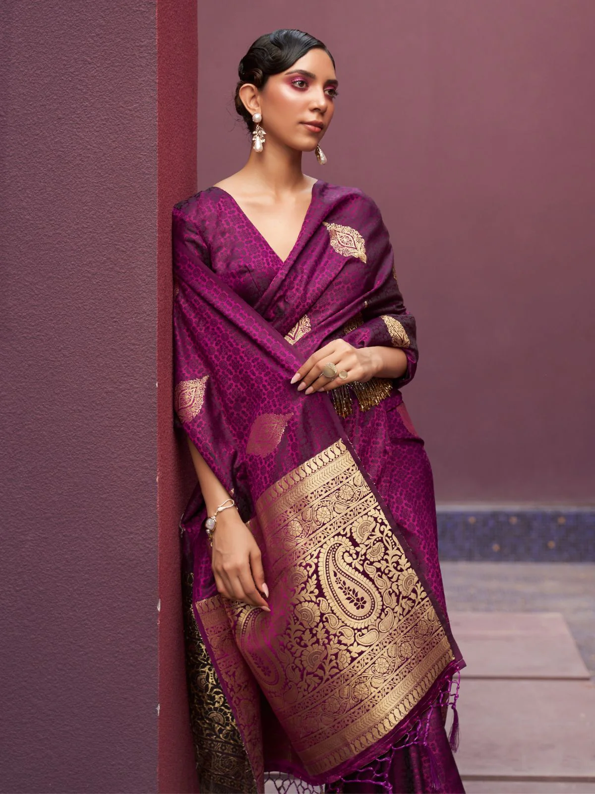 Odette Purple Woven Design Silk Blend Saree With Unstitched Blouse For Women - Image 2