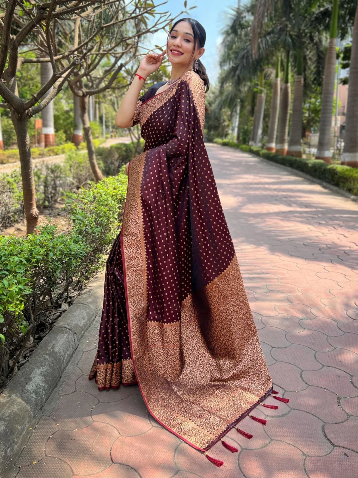 Odette Maroon Woven Design Silk Blend Saree With Unstitched Blouse For Women - Image 2