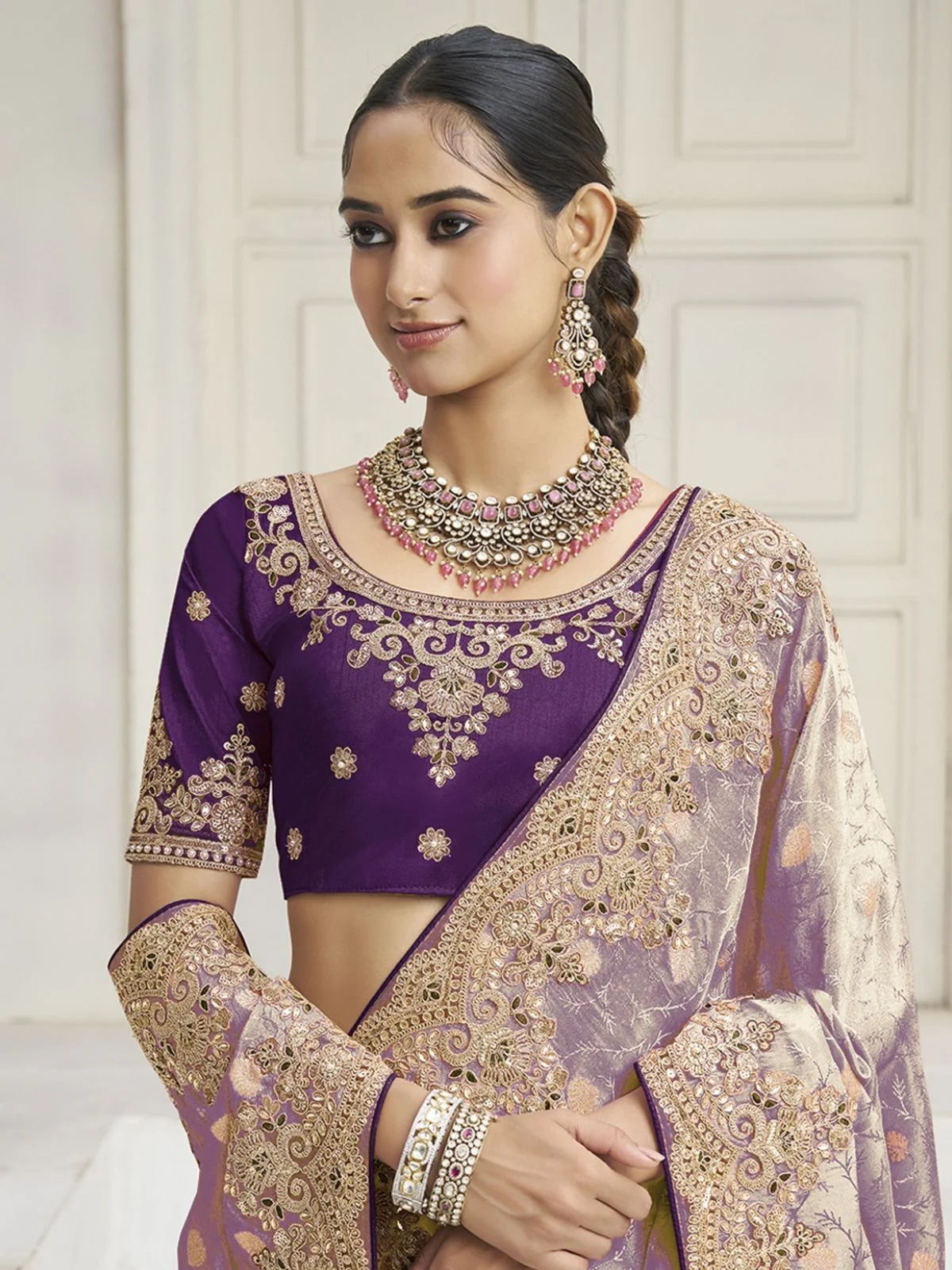 Odette Mauve Silk Blend Embroidered Saree For Women - Image 2