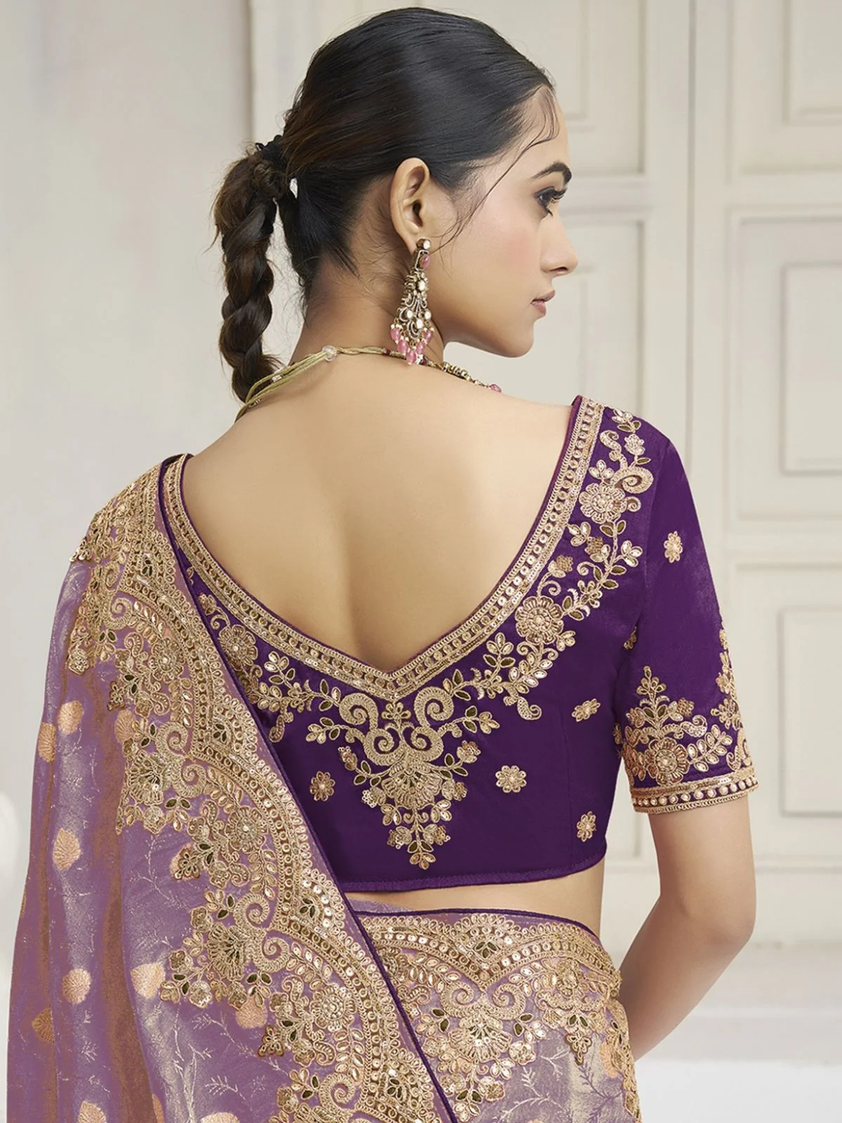 Odette Mauve Silk Blend Embroidered Saree For Women - Image 3