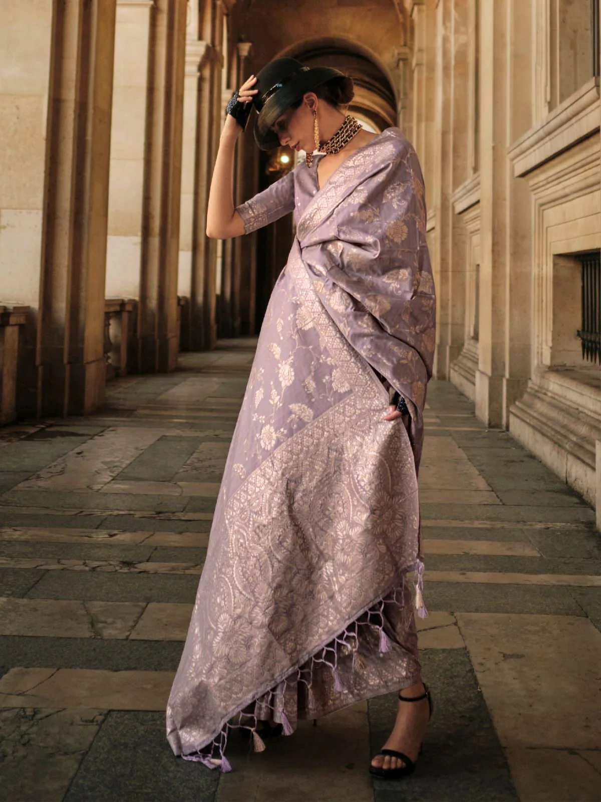Odette Mauve Silk Blend Woven Saree With Unstitched Blouse For Women - Image 2
