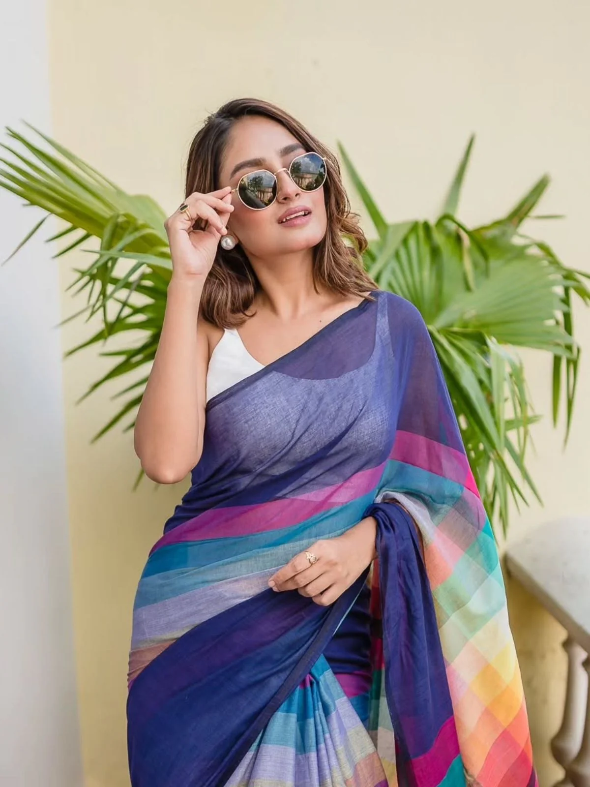 Odette Multi-Colour Cotton Blend Printed Saree For Women - Image 4