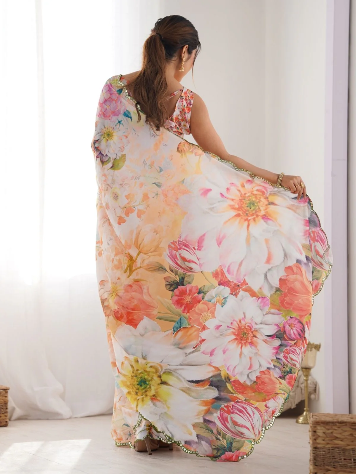 Odette Multicolor Chinon Printed Saree With Unstitched Blouse For Women - Image 5
