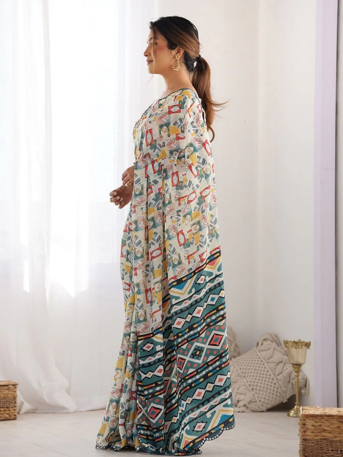 Odette Multicolor Georgette Printed Saree For Women - Image 2