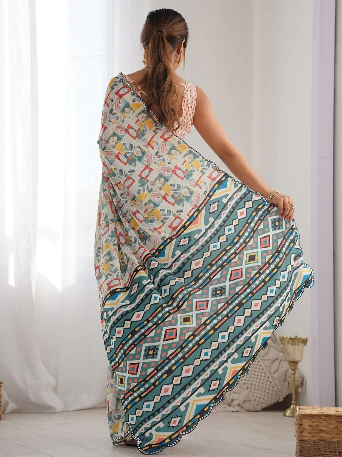 Odette Multicolor Georgette Printed Saree For Women - Image 3