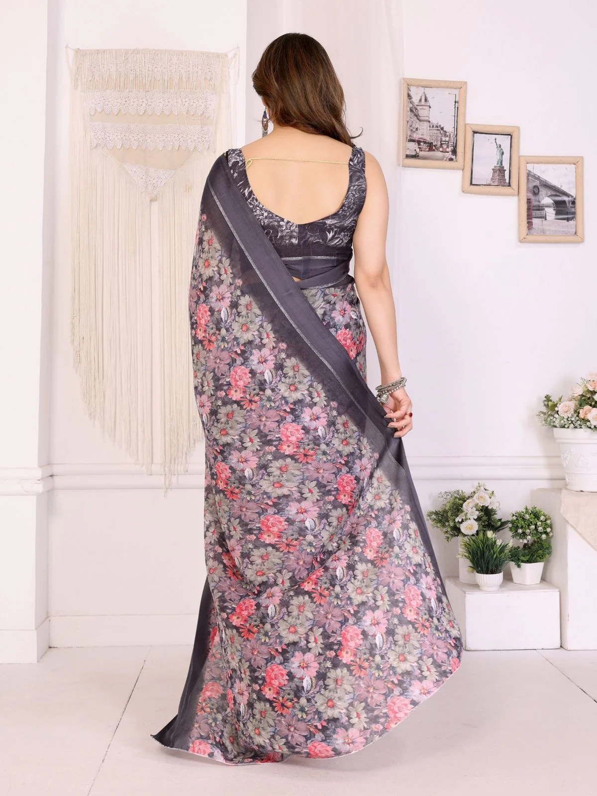 Odette Multicolor Georgette Printed Saree For Women - Image 3