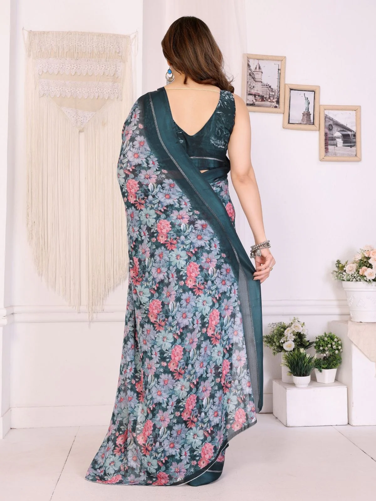 Odette Multicolor Georgette Printed Saree For Women - Image 3