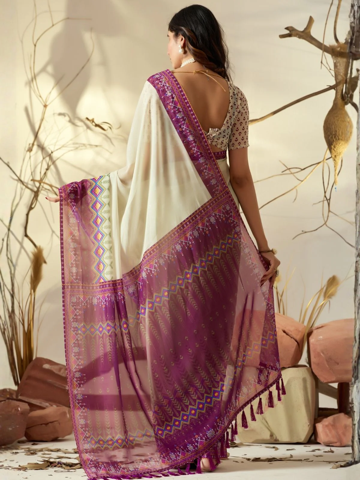 Odette Beige Georgette Printed Saree For Women - Image 3