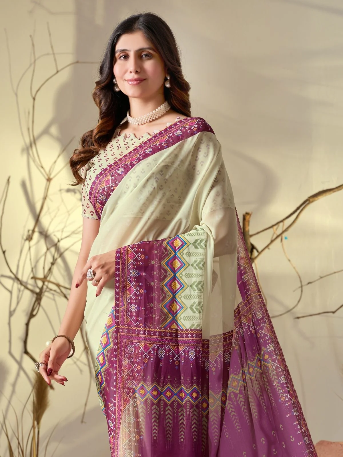 Odette Beige Georgette Printed Saree For Women - Image 4