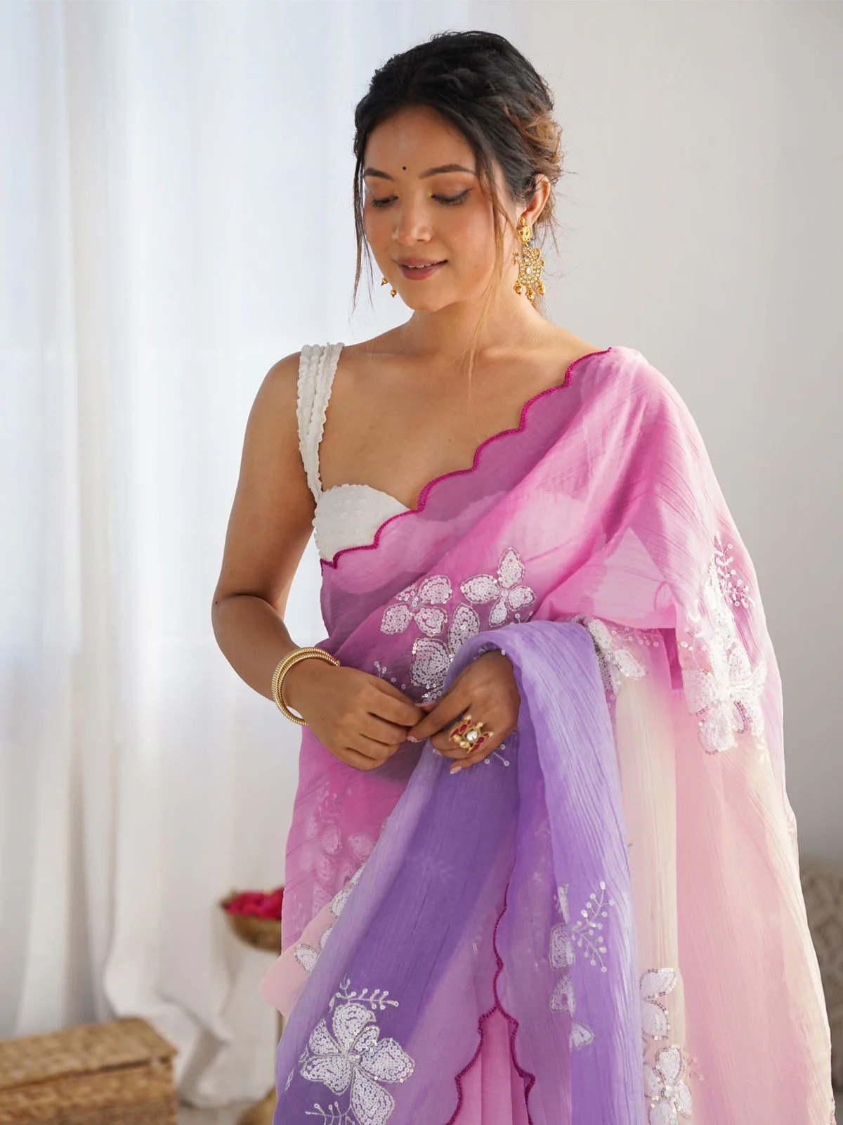 Odette Multicolor Silk Blend Embellished Saree For Women - Image 4