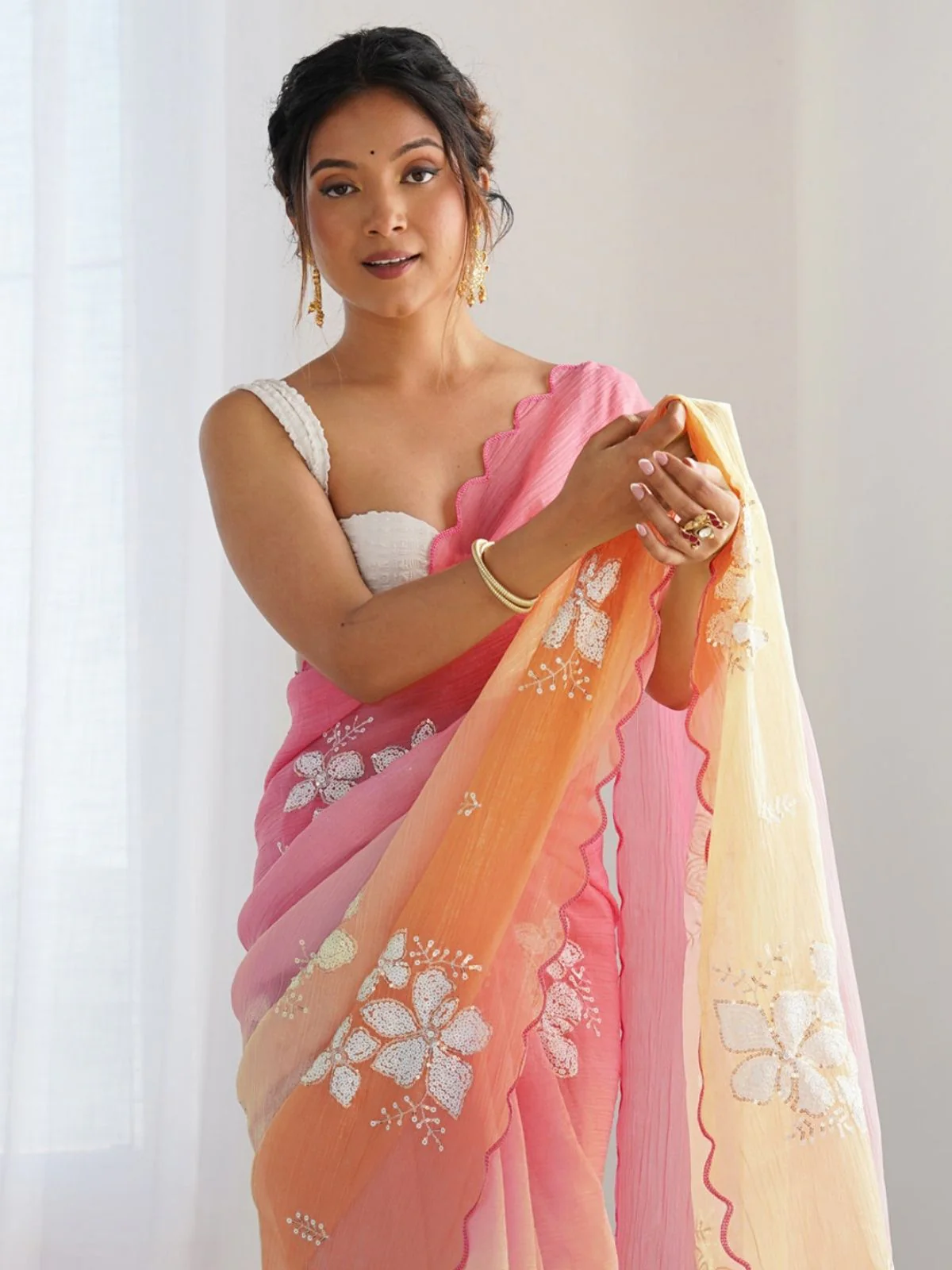 Odette Multicolor Silk Blend Embellished Saree For Women - Image 4