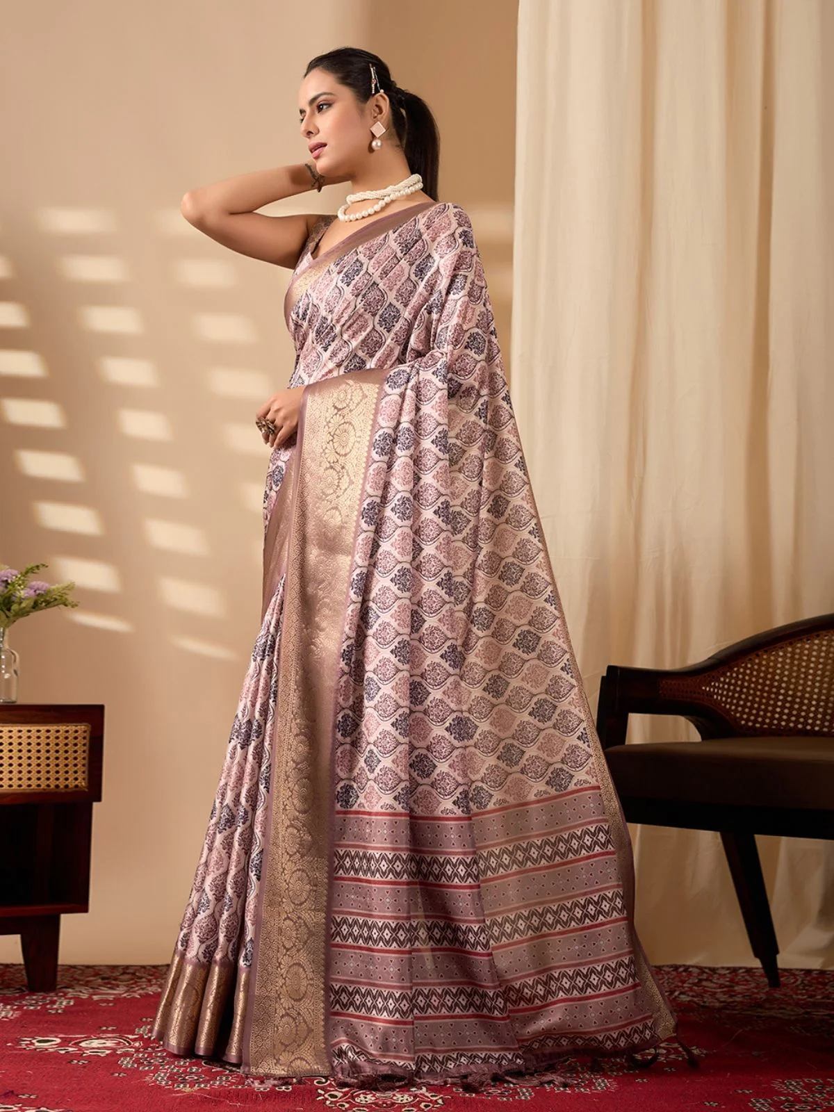 Odette Multicolor Silk Blend Printed Saree For Women - Image 2