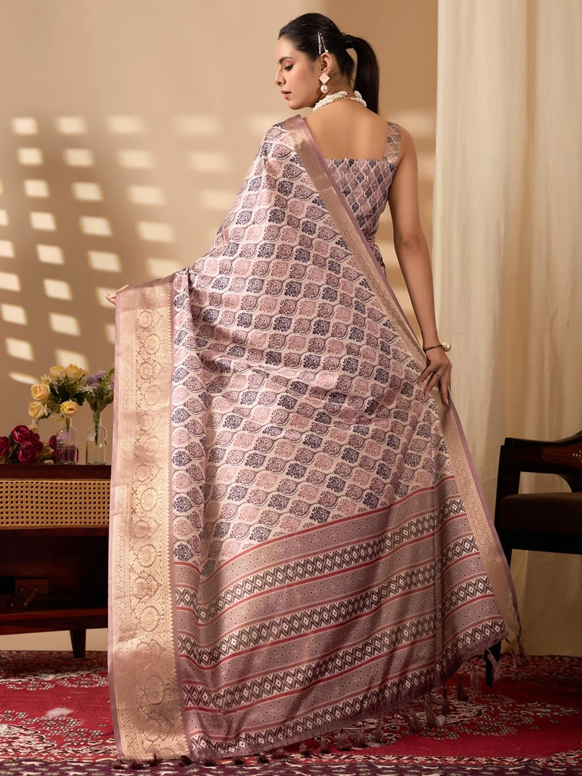 Odette Multicolor Silk Blend Printed Saree For Women - Image 3