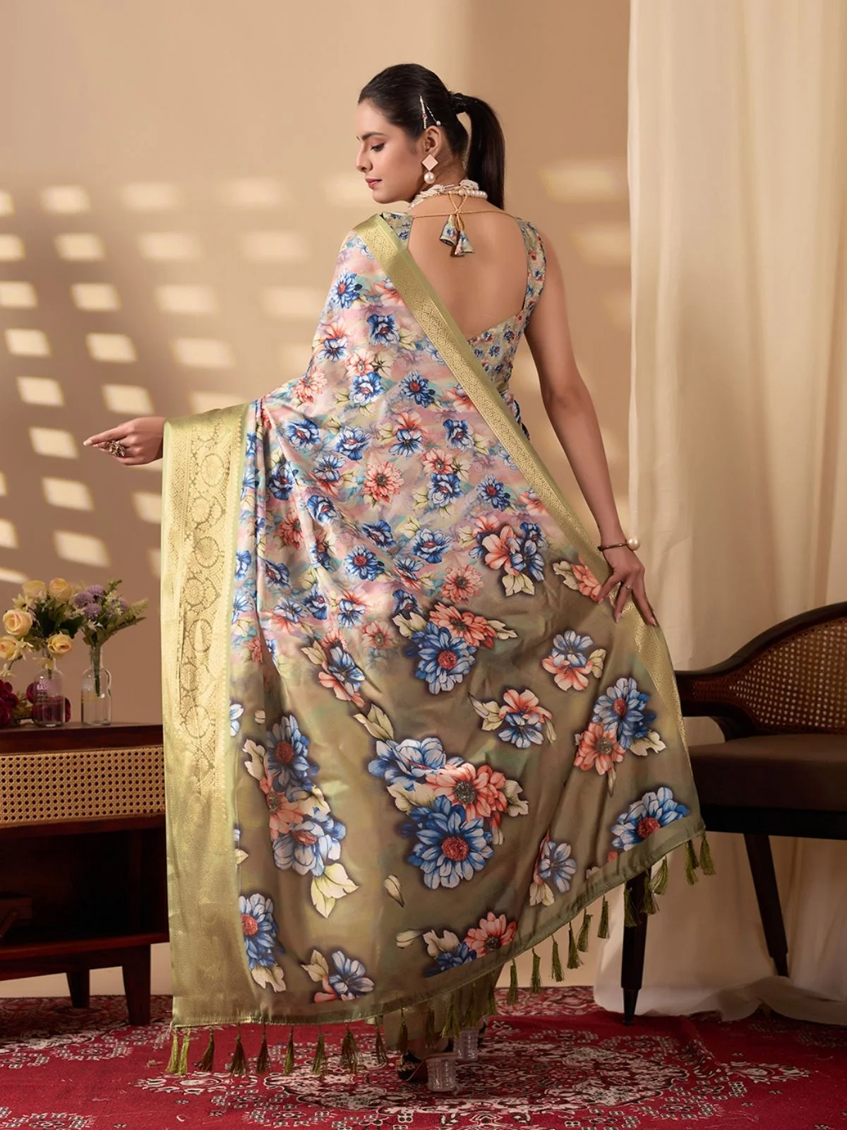 Odette Multicolor Silk Blend Printed Saree For Women - Image 3