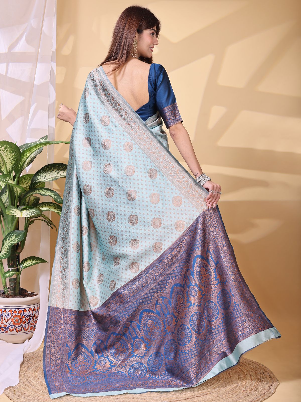 Odette Multicolor Silk Blend Woven Saree For Women - Image 3