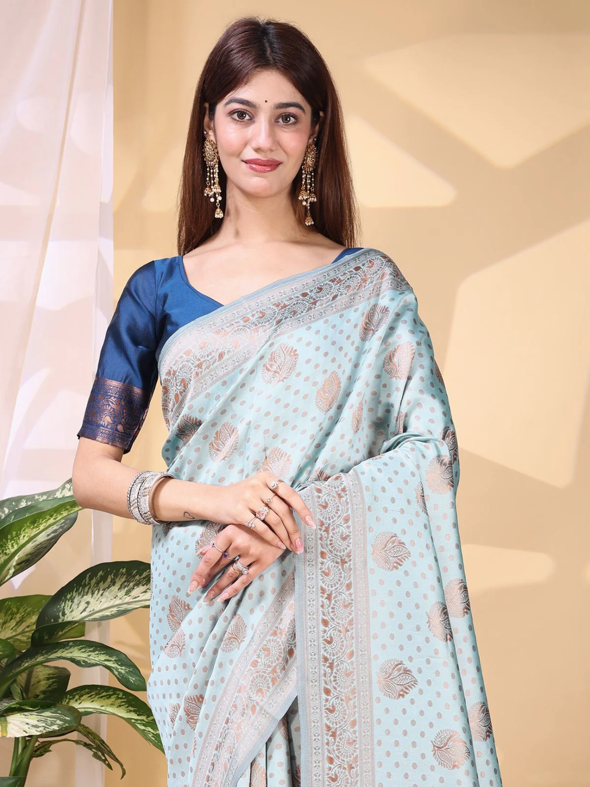 Odette Multicolor Silk Blend Woven Saree For Women - Image 4