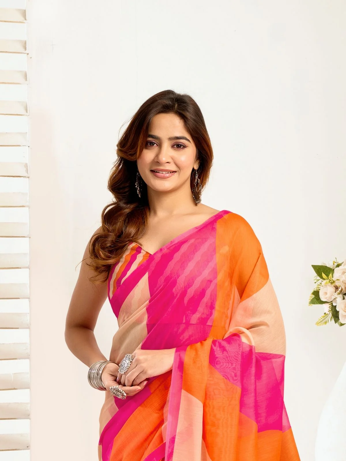 Odette Multicolour Cotton Linen Zari Work Saree For Women - Image 5