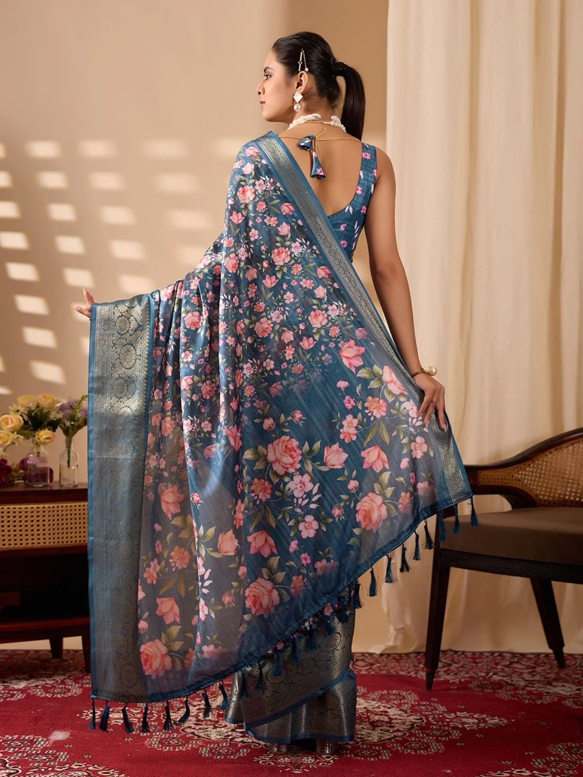 Odette Multicolour Silk Blend Printed Saree For Women - Image 3