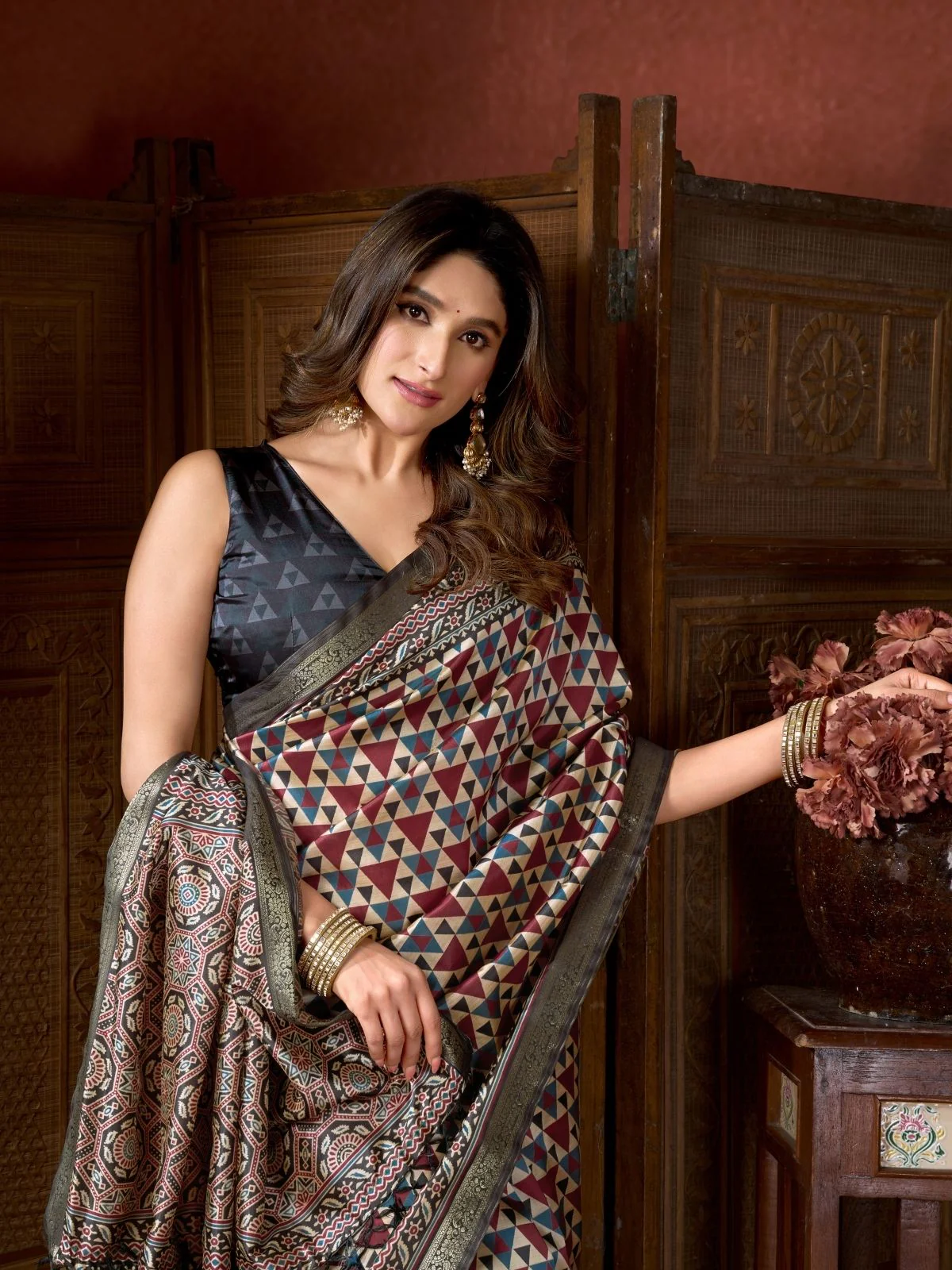 Odette Multicolour Silk Blend Printed Saree For Women - Image 5