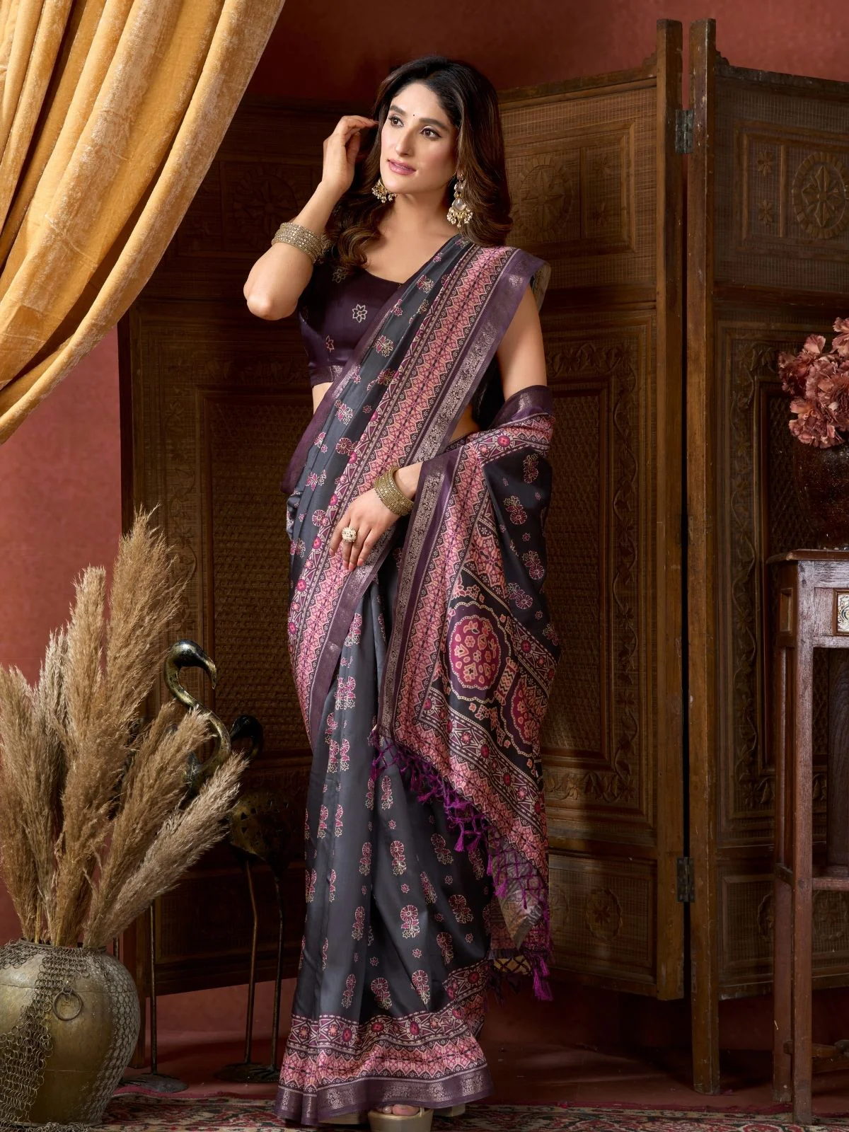 Odette Multicolour Silk Blend Printed Saree For Women - Image 3