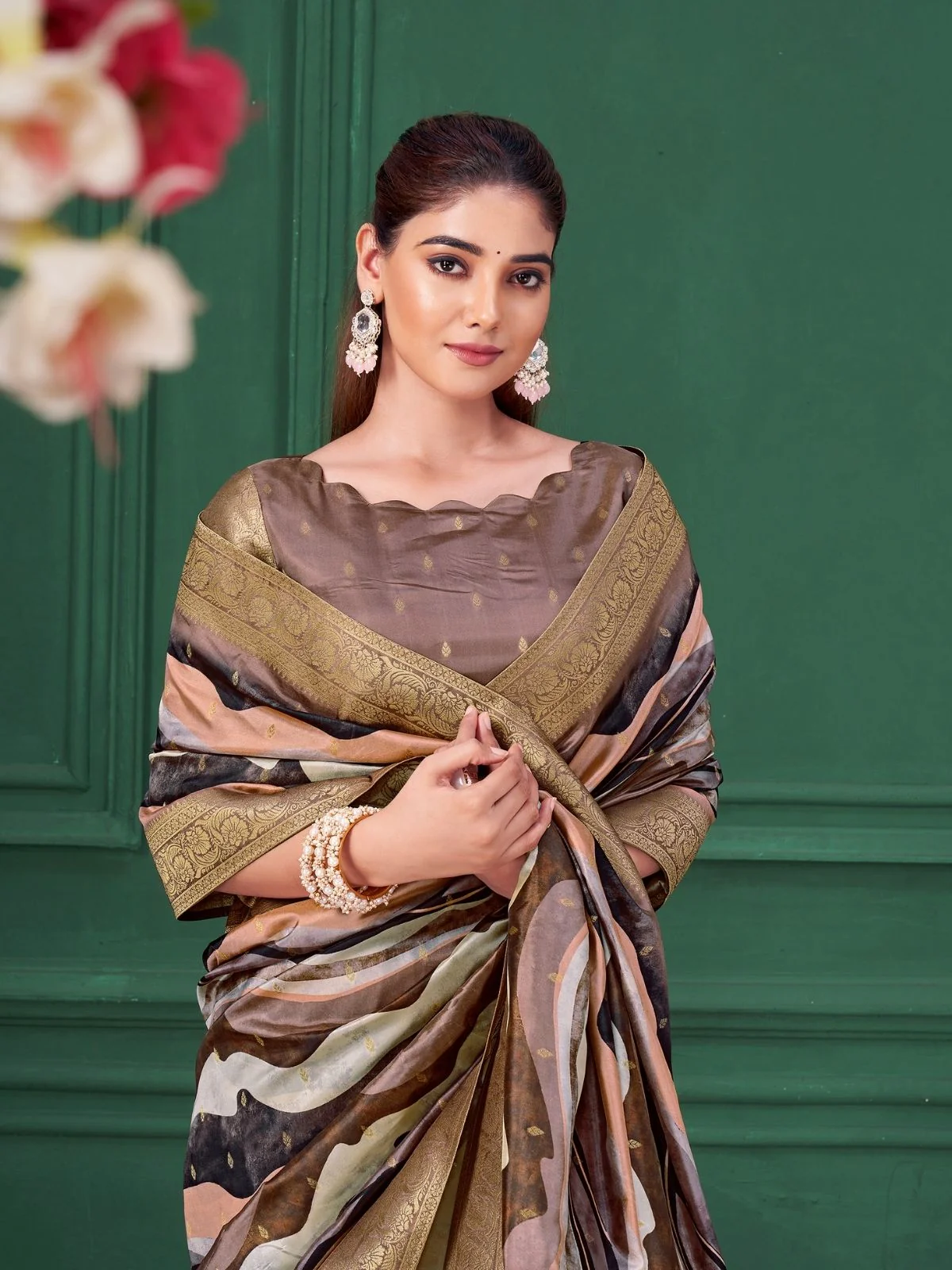Odette Multicolour Silk Blend Woven Printed Saree For Women - Image 4