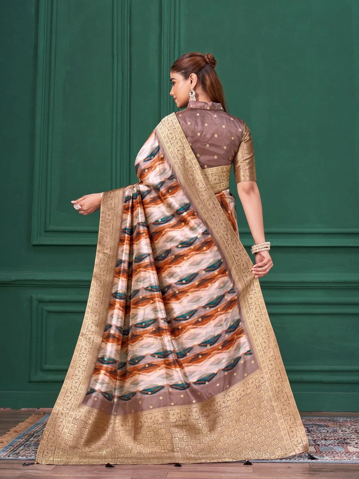 Odette Multicolour Silk Blend Woven Printed Saree For Women - Image 3