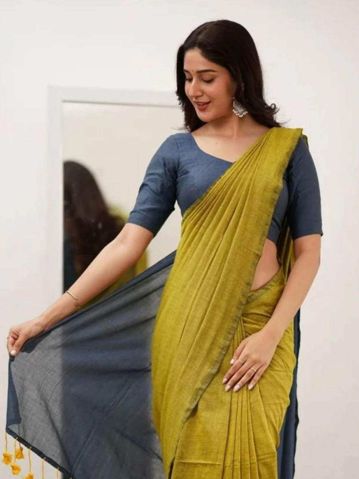 Odette Mustard Cotton Blend Solid Saree For Women - Image 2