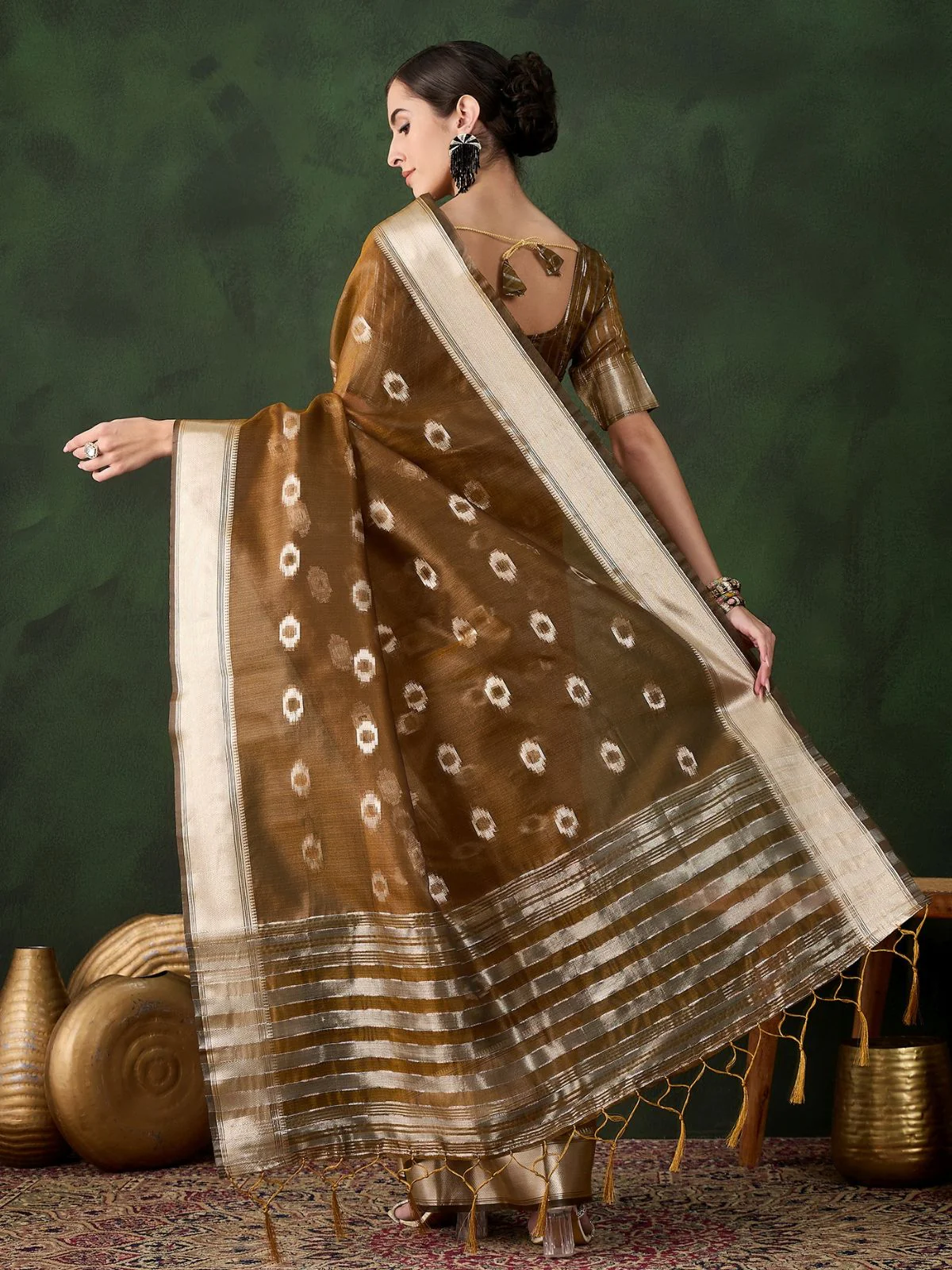 Odette Mustard Organza Woven Saree With Unstitched Blouse For Women - Image 3