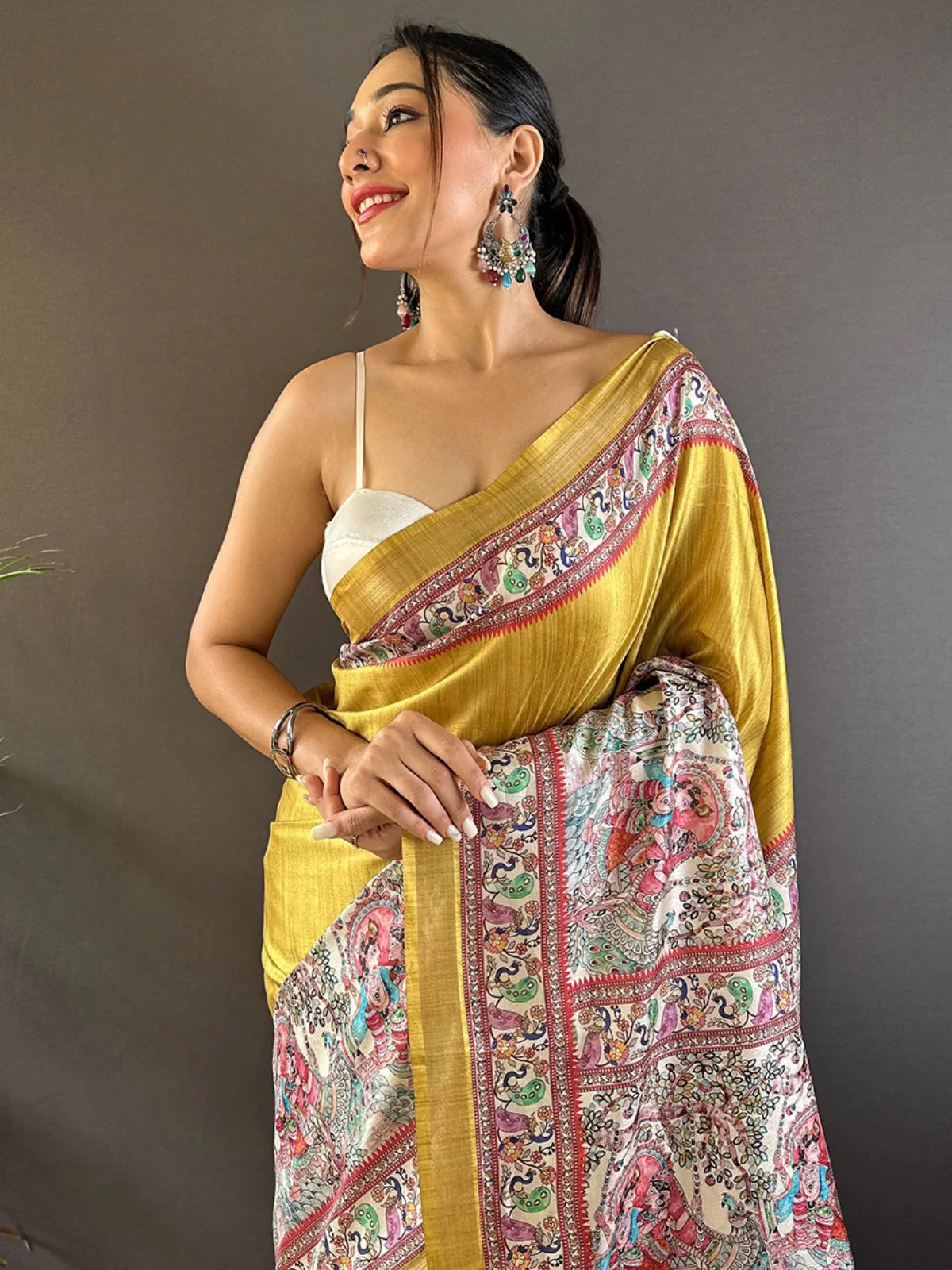 Odette Mustard Printed Silk Blend Saree With Unstitched Blouse For Women - Image 3