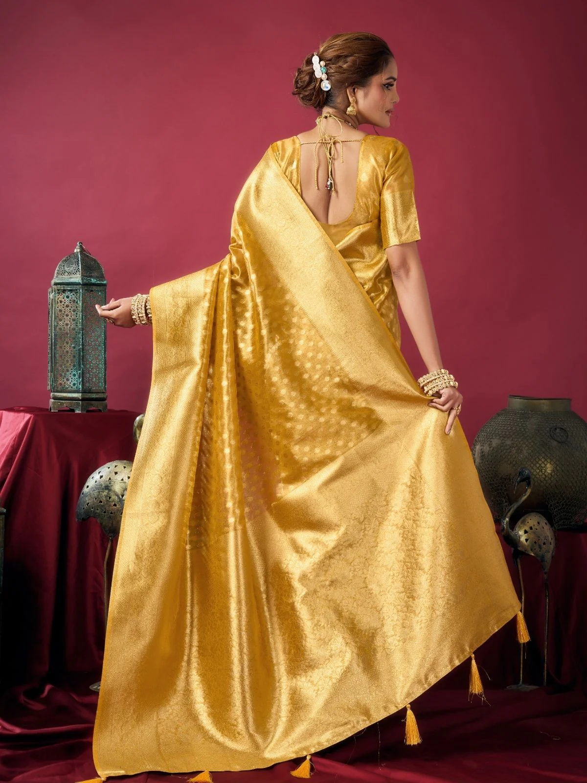 Odette Mustard Silk Blend Woven Saree For Women - Image 4
