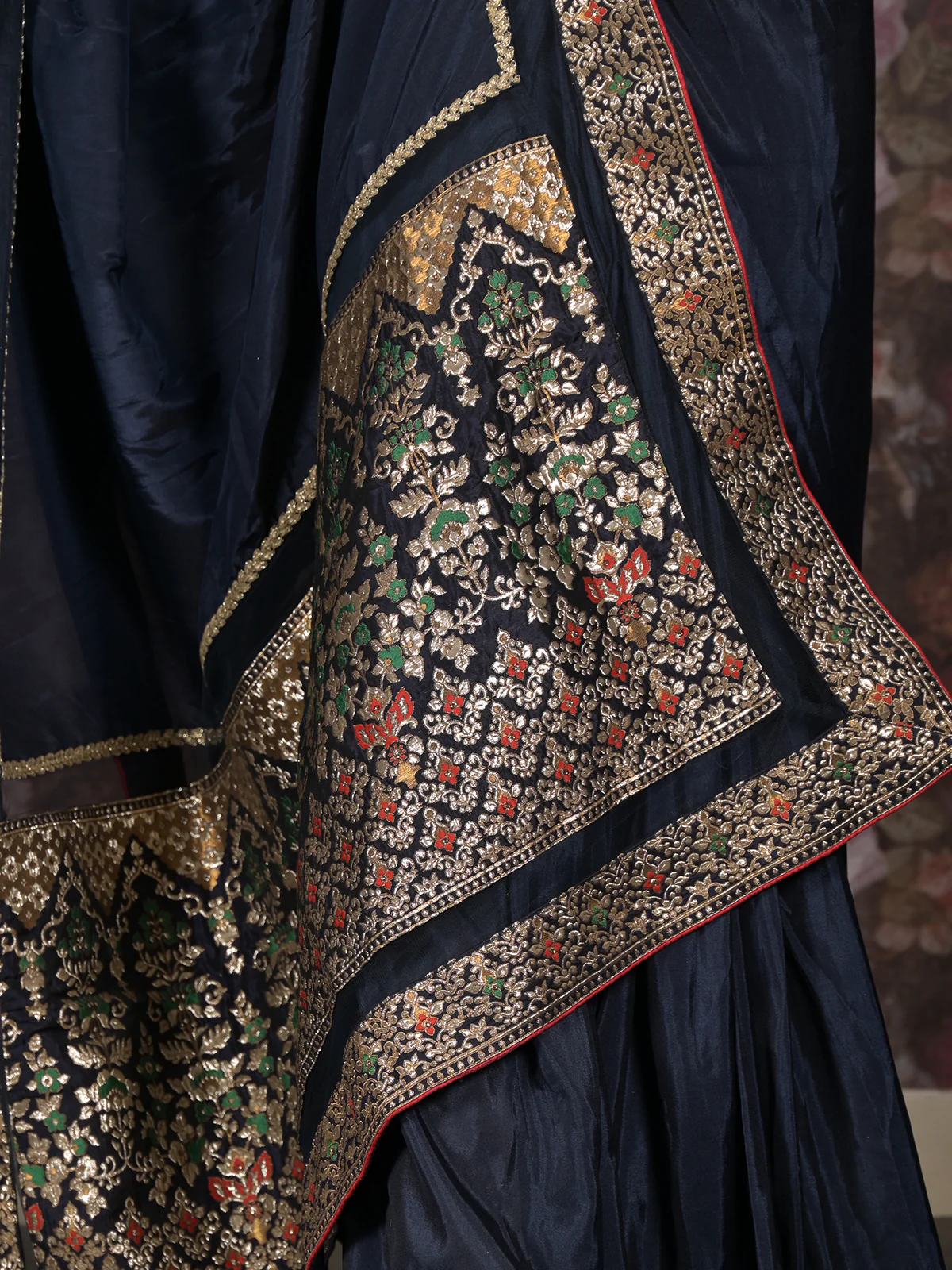 Odette Navy Blue Embroidered Crepe Saree with Unstitched Blouse for Women - Image 5
