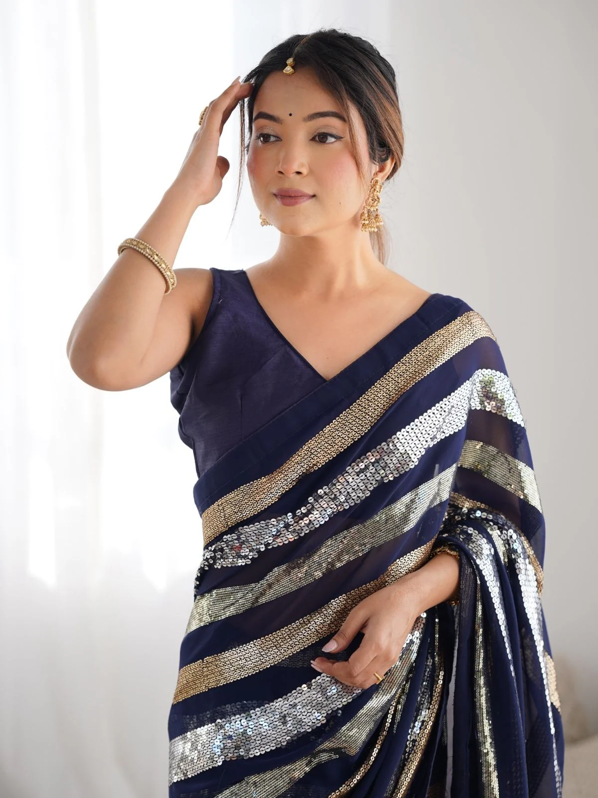 Odette Navy Blue Georgette Sequins Saree With Unstitched Blouse For Women - Image 4