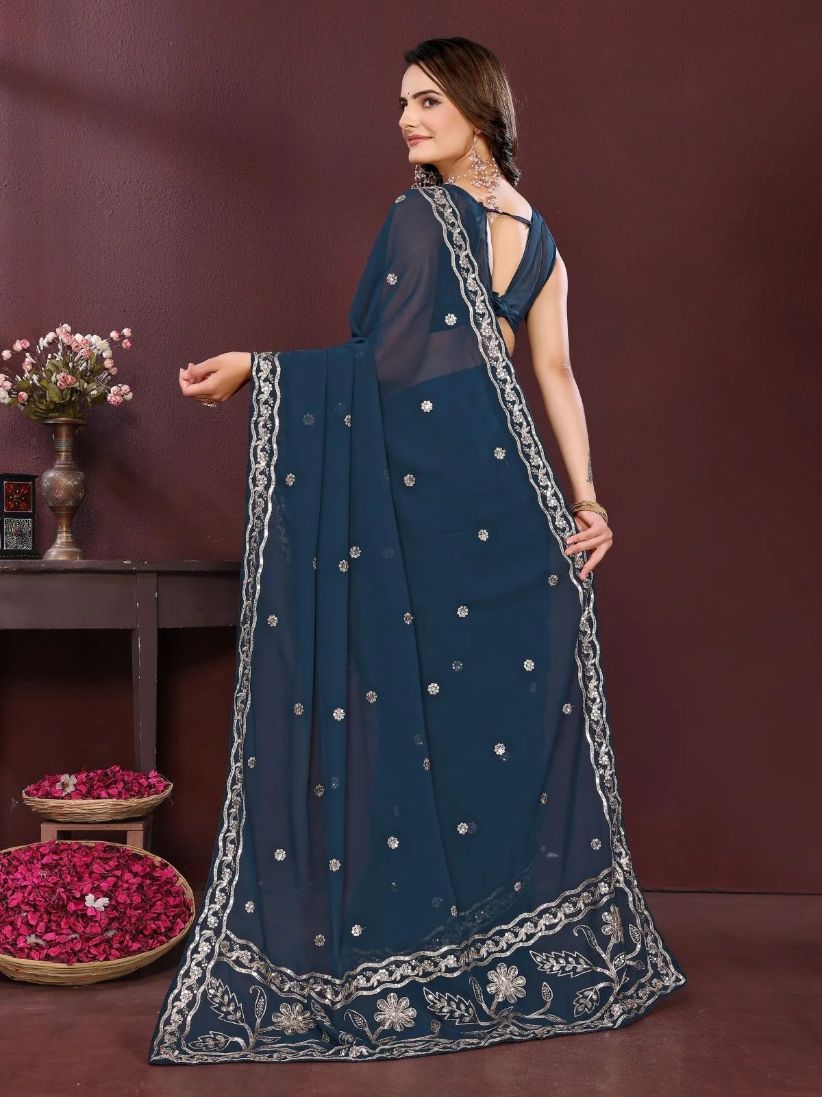 Odette Navy Blue Georgette Solid Saree For Women - Image 4