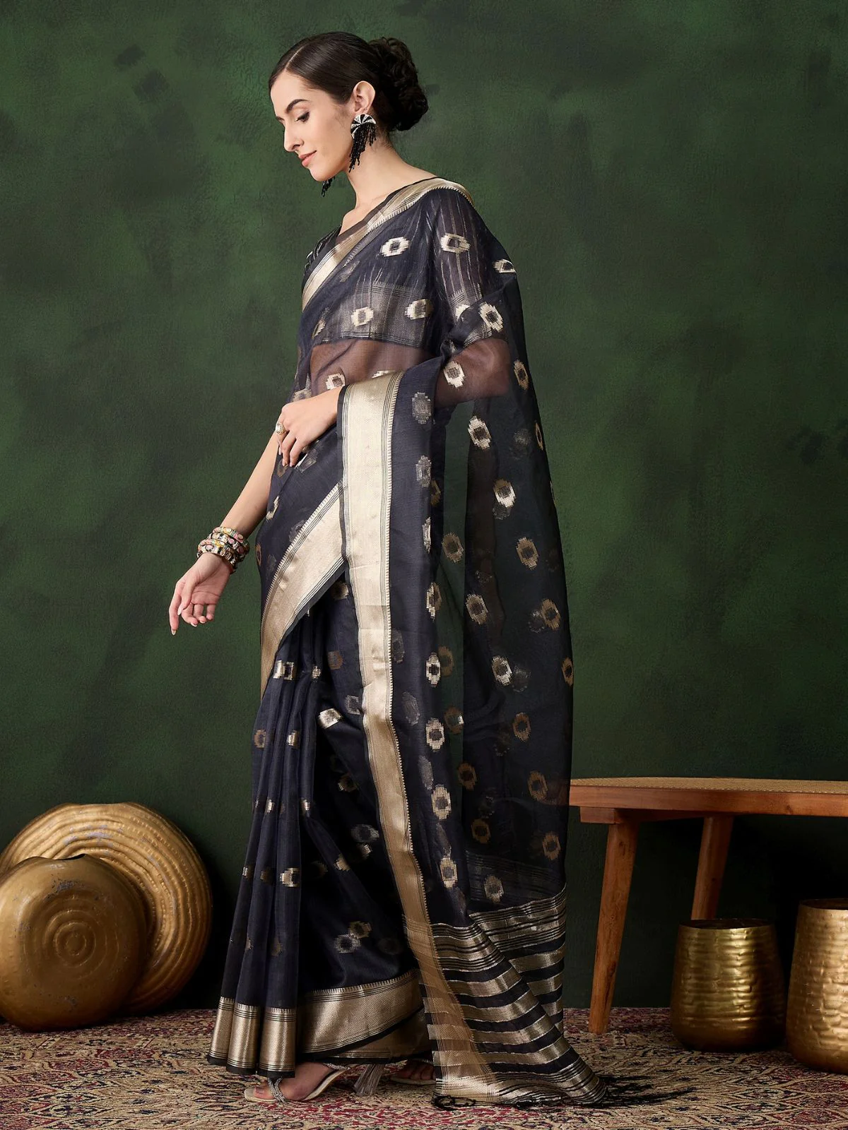 Odette Navy Blue Organza Woven Saree With Unstitched Blouse For Women - Image 2