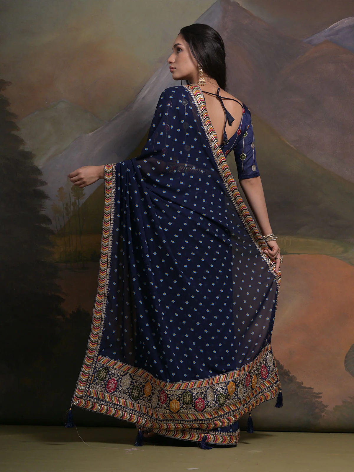 Odette Navy Blue Printed Georgette Saree With Unstitched Blouse For Women - Image 5