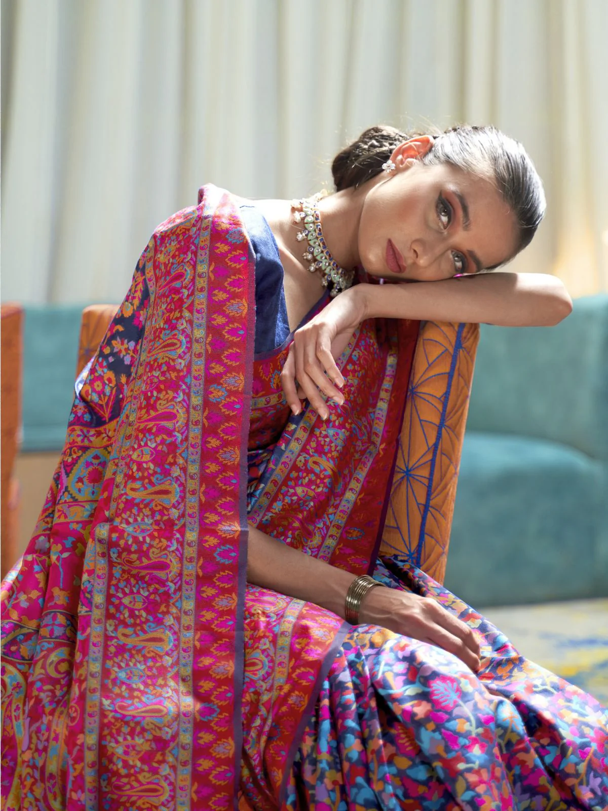 Odette Navy Blue Printed Silk Blend Saree With Unstitched Blouse For Women - Image 2