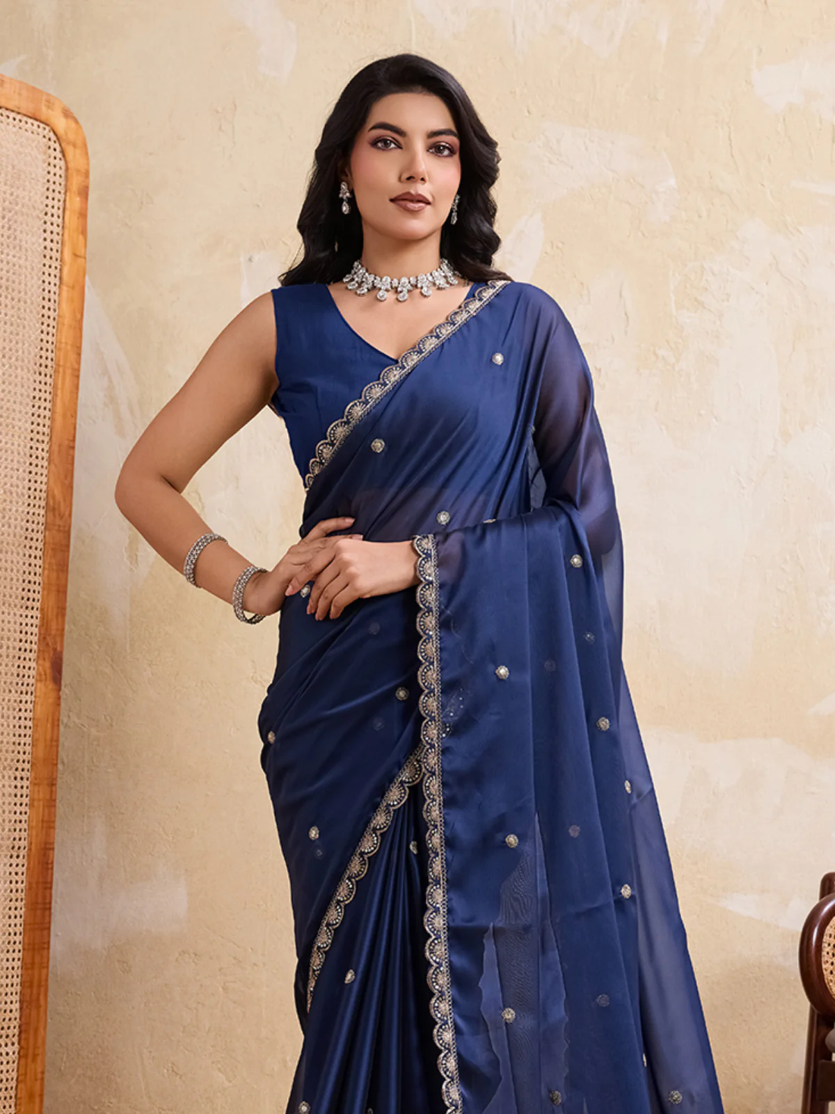Odette Navy Blue Silk Blend Embroidered Saree For Women - Image 4